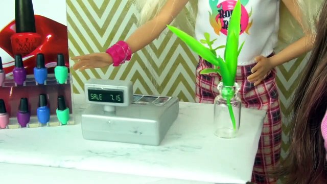 Elsa and Anna Toddlers Paint Their nails at the Barbie Salon - DIY Doll Manicure Story