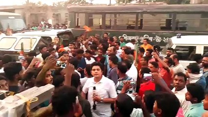 BJP leaders, workers chant slogans as police stop their convoy carrying bodies of killed cadres