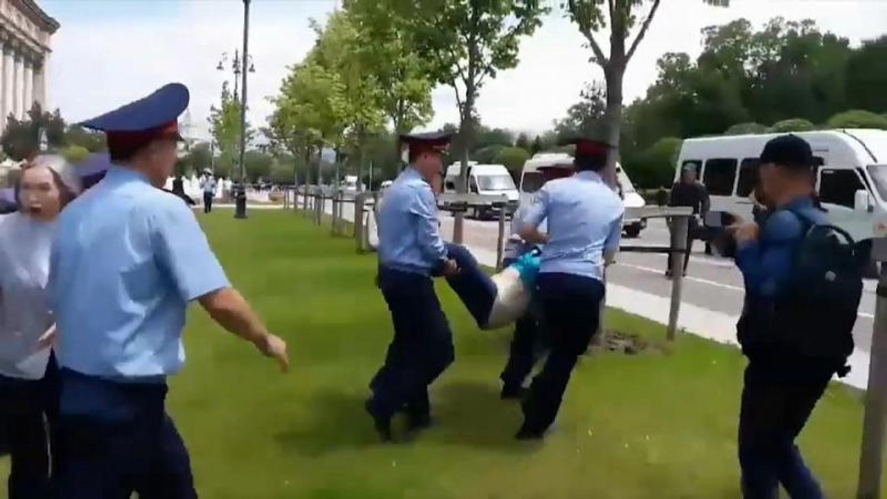 Almaty: 100 Oppositionelle bei Präsidentenwahl festgenommen