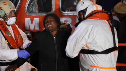 105 migrantes rescatados llegan al puerto de Motril