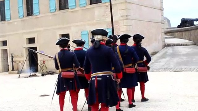 Séance de tirs dans le cadre d'une reconstitution historique au fort Louvois
