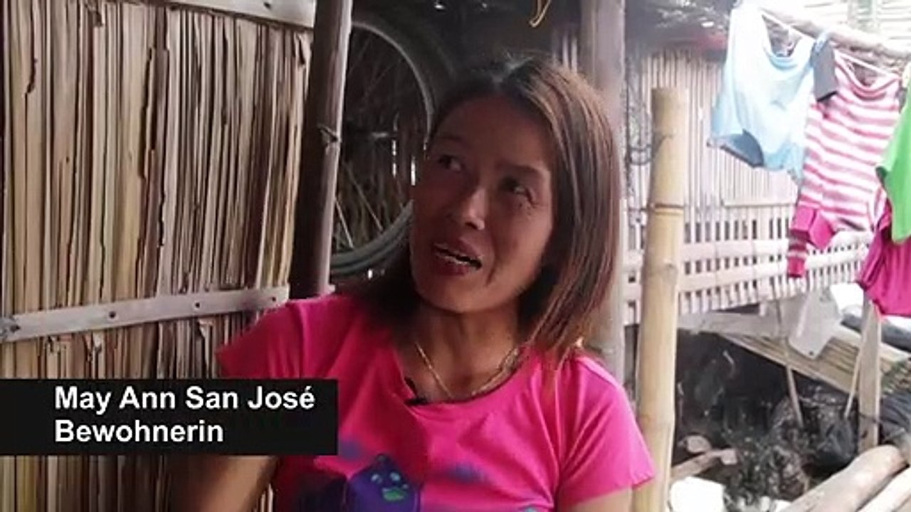 Dörfer auf den Philippinen sinken ab