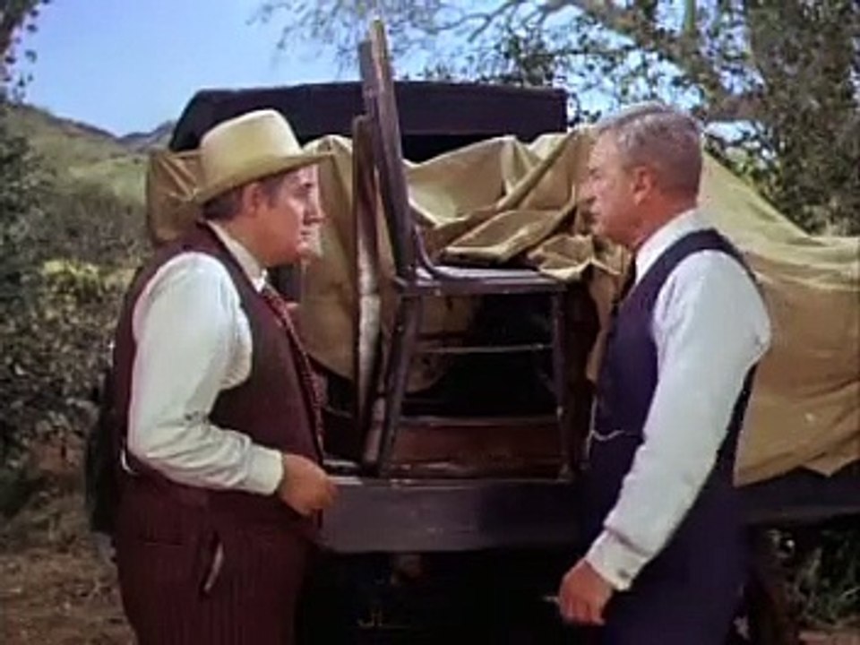 Green Acres - 003 - The Decorator