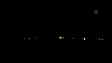 Yıldırım düşen ekili alanda yangın