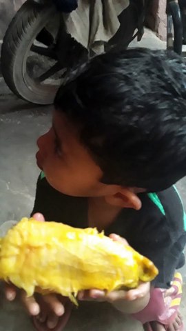 Riya mego eating