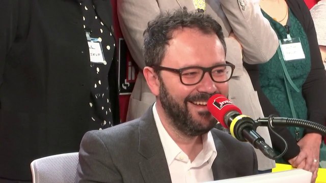 Riad Sattouf : Les jurés sont des passionnés, ils avaient tous préparé des cahiers, dans lesquels ils avaient noté toutes leurs lectures, leurs ressentis... Moi je suis arrivé sans rien !
