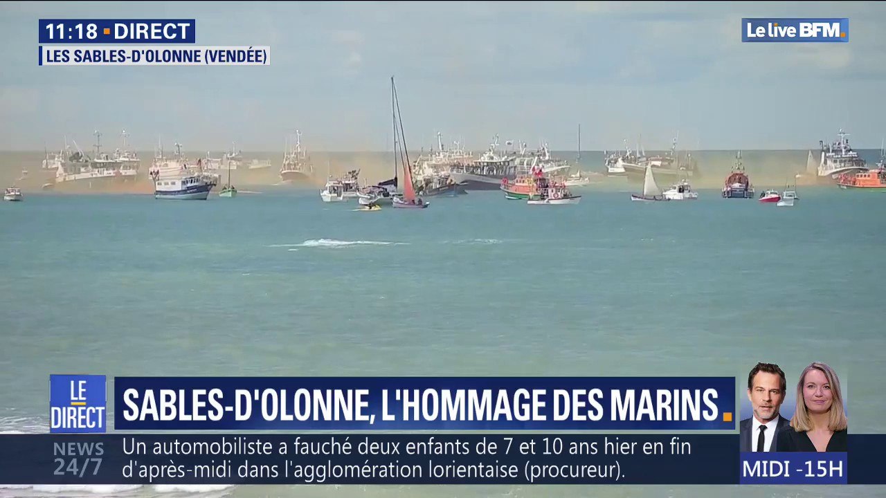 Sables-d'Olonne: des fumigènes lancés par des marins en hommage aux trois sauveteurs morts vendredi