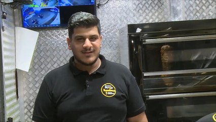 مطعم متنقل يديره شباب جامعيون بالعراق