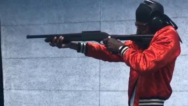 Presnel Kimpembe s’entraîne à tirer… avec des armes à feu