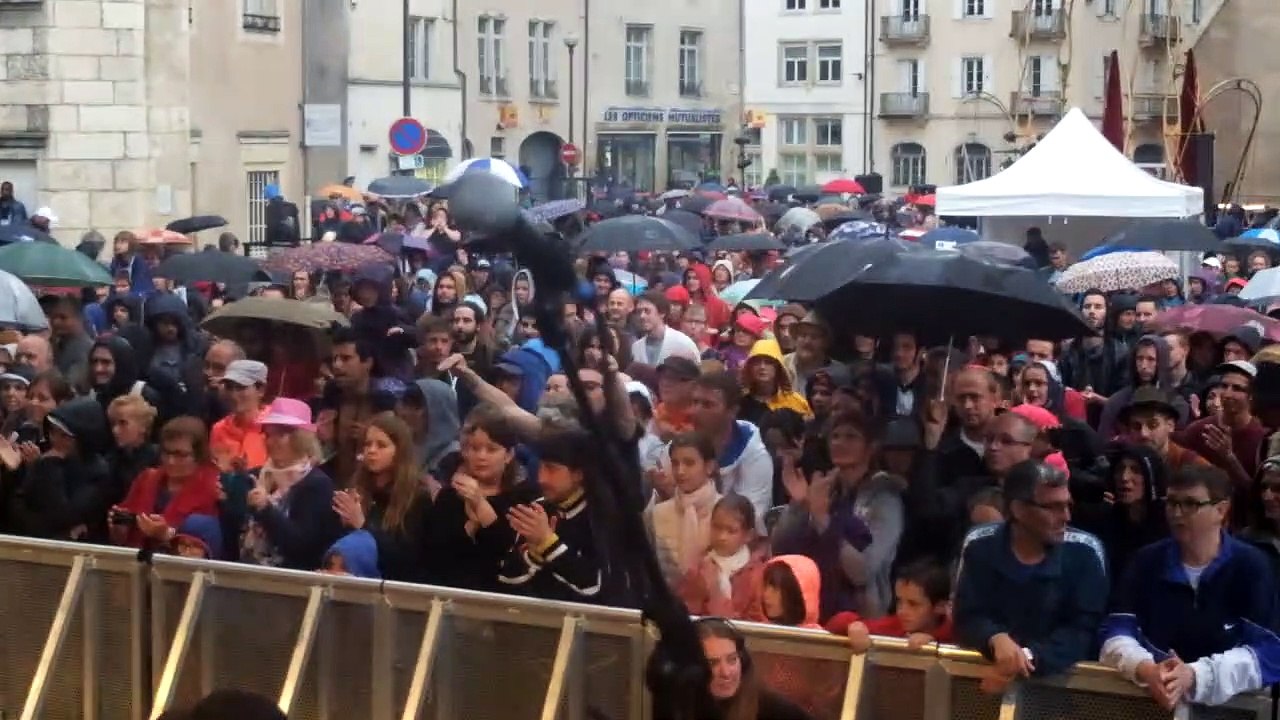 La formation turinoise Bandakadabra au festival Cirque et Fanfares de Dole