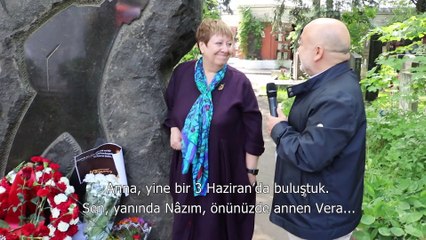 Nâzım’ın manevi kızı ile şairin mezarı başında konuştuk: Türkiye’de bir müze açılması için Nâzım Hikmet’in eşyalarını göndermeye hazırım