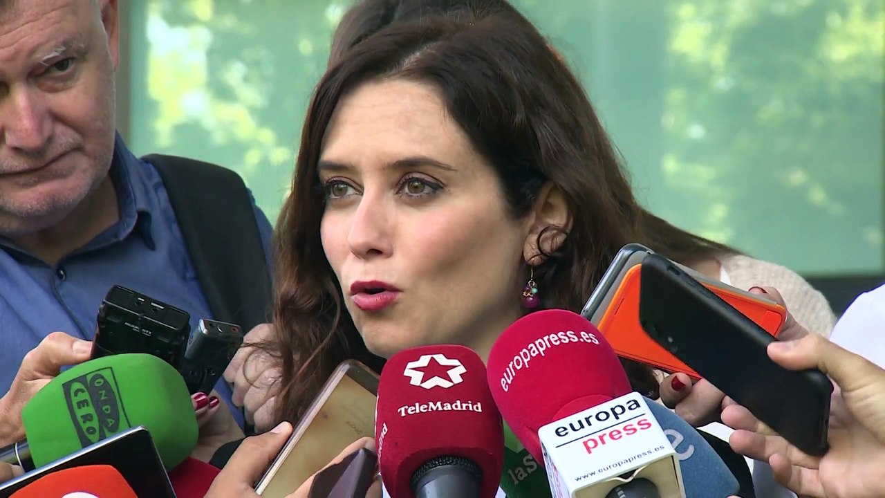 Ayuso asegura que el PP "sabe lo que tiene que hacer" sobre abstención