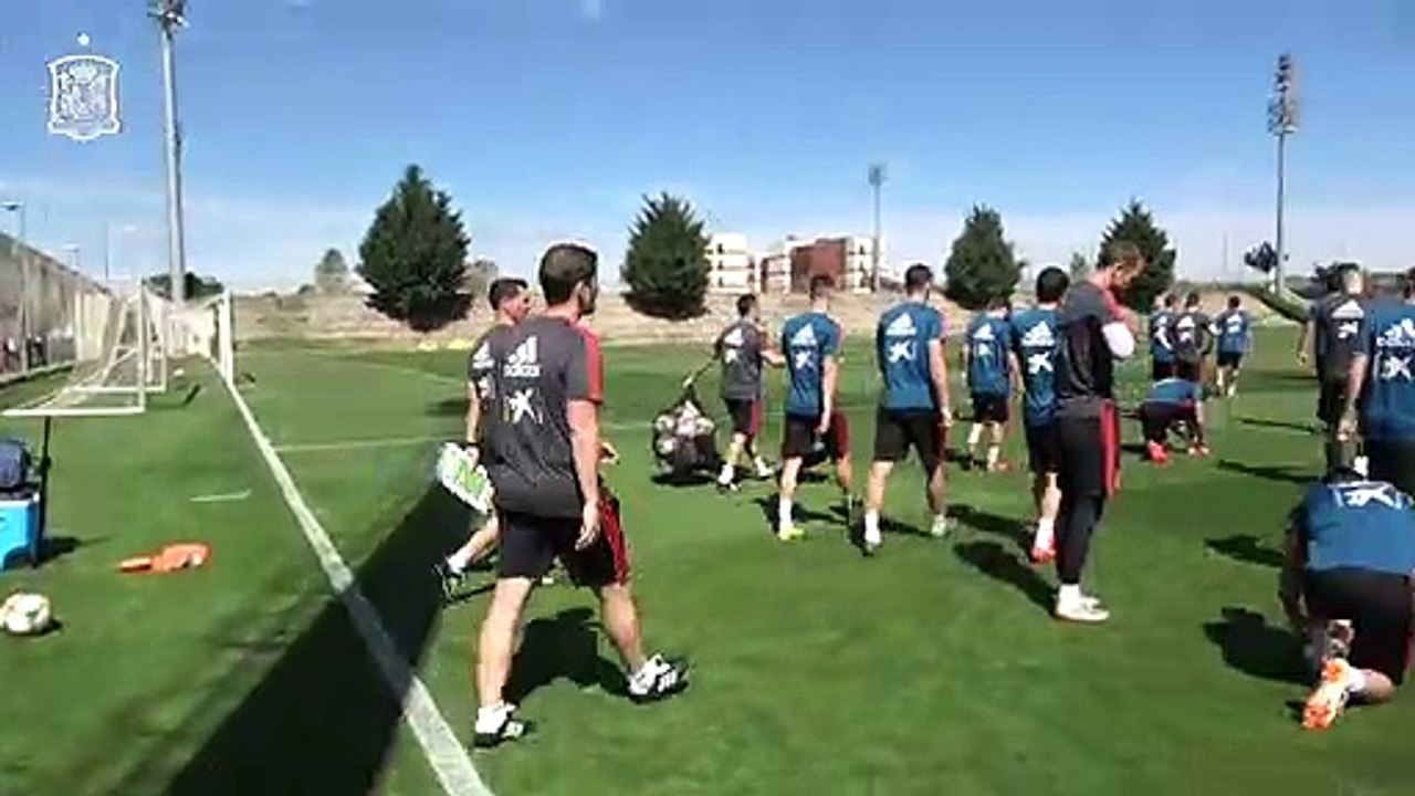 Sesión Matinal de la Selección Española para Seguir Preparando el Duelo ante Suecia