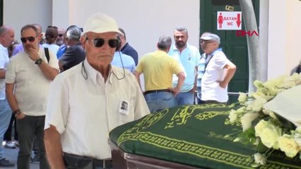 İZMİR Oyuncu Haktan Pak'ın cenazesi toprağa verildi