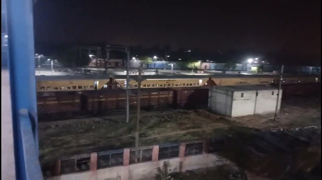 Malwa Express entering for passing  UP Sampark Kranti Express