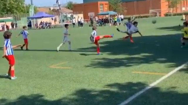 Le ciseau acrobatique du fils de Marcelo