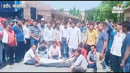 एएसआई की मौत पर चक्काजाम, डॉक्टर के खिलाफ कार्रवाई की मांग