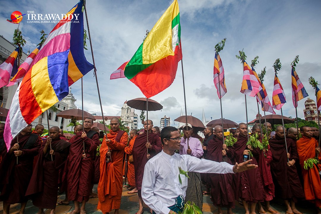 သူတို႔ကို ေထာက္ခံရင္ေတာ့ ဘုန္းဘုန္း ၊ မေထာက္ခံရင္ေတာ့ ကတံုး လို႔ ေျပာတယ္ (႐ုပ္သံ)