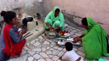 ALOO TIKKI RECIPE - WOMEN COOKING AND EATING TOGETHER - VILLAGE LIFE OF PUNJAB - RURAL LIFE