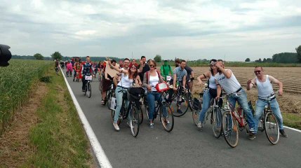 Herchies : le rallye humoristique : les groupes. Vidéo(9/12) AE Ghislain
