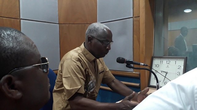 Débat sur la Constitution: face-à-face Makanéra-Bah Oury sur la radio nationale (2è partie)