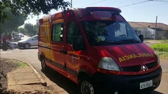 Adolescente fica ferido em colisão com carro no Bairro Santa Cruz