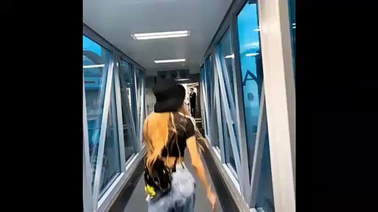 ITS HARD TO SAY NO TO BLACKPINK LISA CHARM