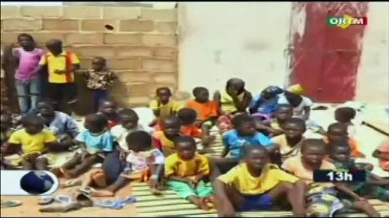 ORTM / Cérémonie de remise de vivres et de non-vivres aux déplacés du village de Soro-koroni dans la région de Sikasso