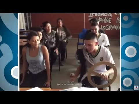 Jóvenes juegan a ser conductores de microbús | Qué Importa