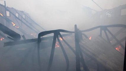 Çiftlikte çıkan yangında 500 hindi telef oldu