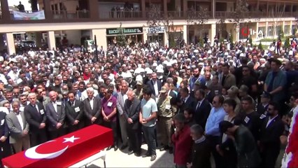 Şehit işçiler gözyaşları arasında toprağa verildi