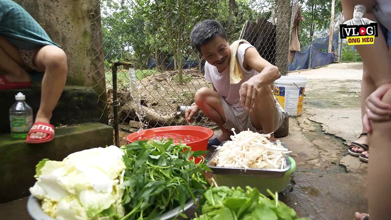 [Ông Héo Vlog] Lẩu kim chi siêu cay - Siêu to khổng lồ I Mưng đội tuyển Việt nam và Ông Park Hang Seo