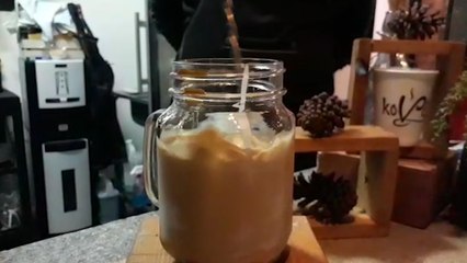 Sajian Es Kopi Susu Gula Aren ala Kafe, Yuk Bikin Sendiri!