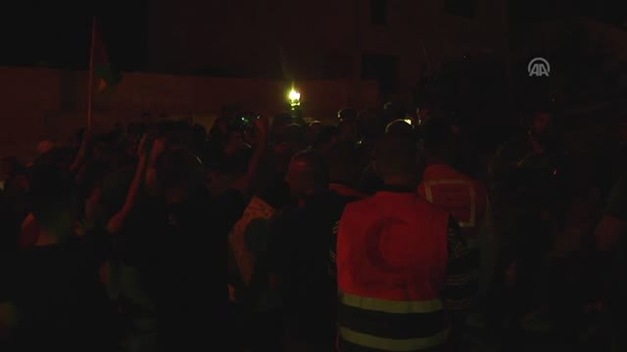 İsrail, Batı Şeria'da Filistin güvenlik merkezine ateş açtı