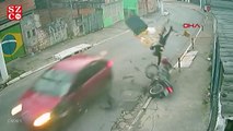 Motosiklet sürücüsü bu kazadan yara almadan kurtuldu