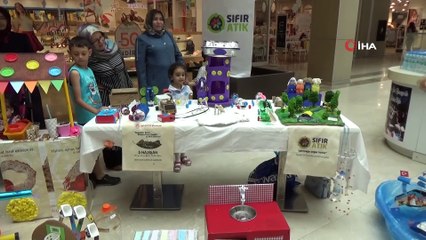 Minik öğrenciler hem yarıştı, hem de atık ürünlerden sergi açtı