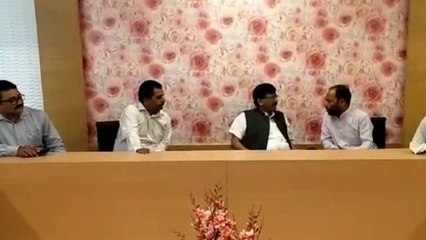 अयोध्या पहुंचे शिवसेना सांसद संजय राउत, बोले- मोदी और योगी के हाथ से बने राम मंदिर