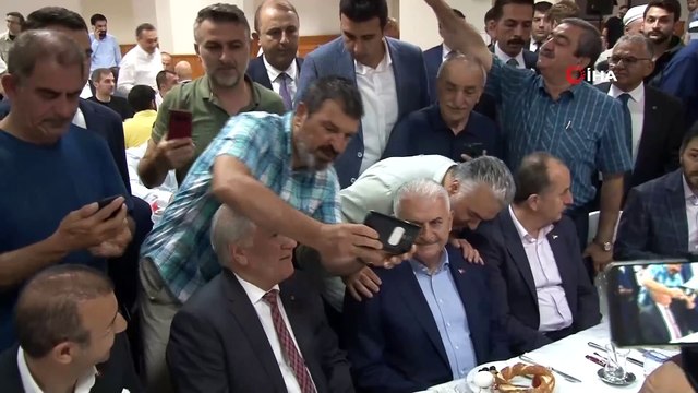 - Binali Yıldırım 'Sayın Bahçeli Cumhur İttifakı için çalışıyor, diğer konular ittifaka zarar veremez'
