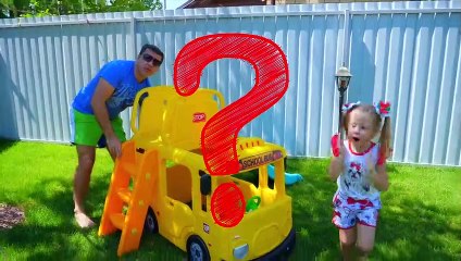 Nastya tour de la maison avec Papa vidéo drôle pour les enfants