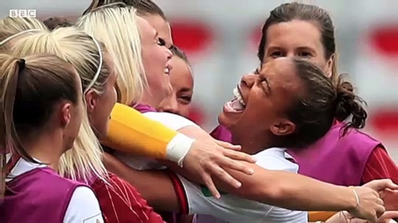 The women banned from playing football on the world stage, but did it anyway - BBC News
