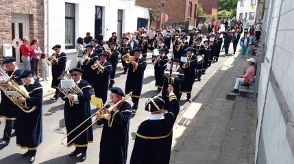 La Pucellette dans les rues de Wasmes. .Video Eric Ghislain Q