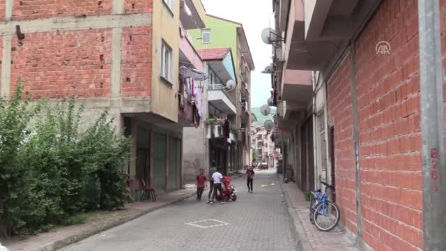 Balkondan düşen çocuk ağır yaralandı