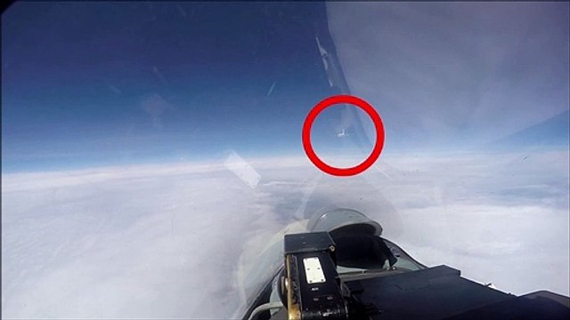 Russian Sukhoi-27 Intercepts US and Swedish Armed Forces Aircraft at Russian Border