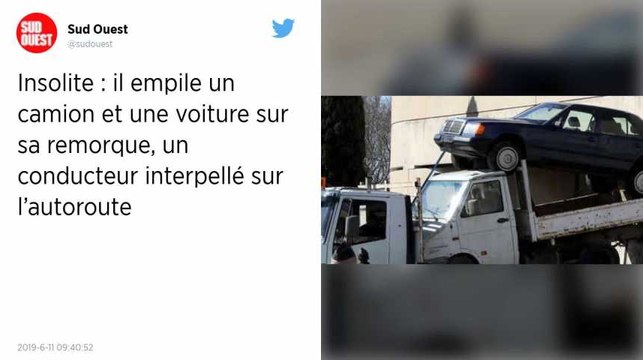 Avec une voiture et un camion empilés sur son propre camion, il prend l’autoroute