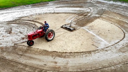 US farmers hurting over flooding and trade war