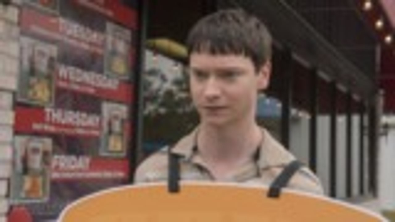 Calum Worthy Talks "Intense Research Process" for 'The Act' Character | THR News