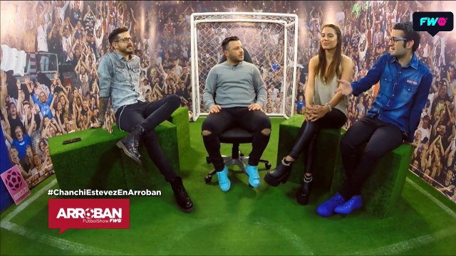 Lectura de tweets al Chanchi Estevez