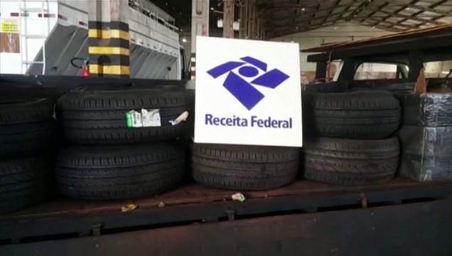 Operação resulta na apreensão de pneus, celulares e eletrônicos