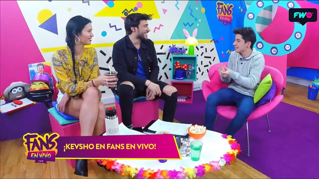Roast yourself challenge (CORTO)