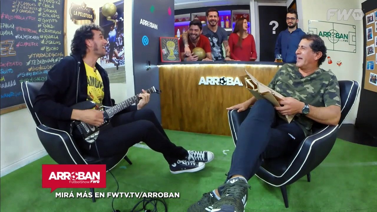 Final musical con Marcelo Gómez cantando "Tan Solo"